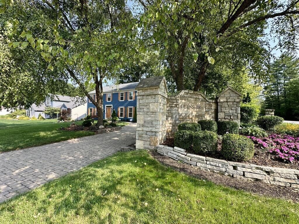 Property Photo:  9520 Camelot NW Street  OH 43147 