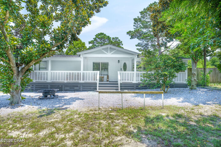 Property Photo:  704 Gulf View Drive  FL 32413 
