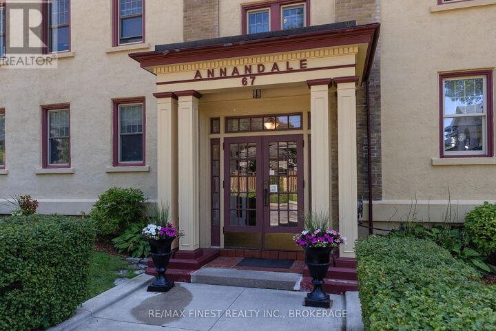 Property Photo: 67 Sydenham Street 201 ON K7L 3H2