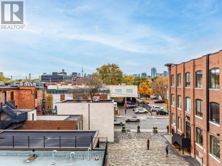 Property Photo:  996 Queen Street East 4  ON M4M 1K1 