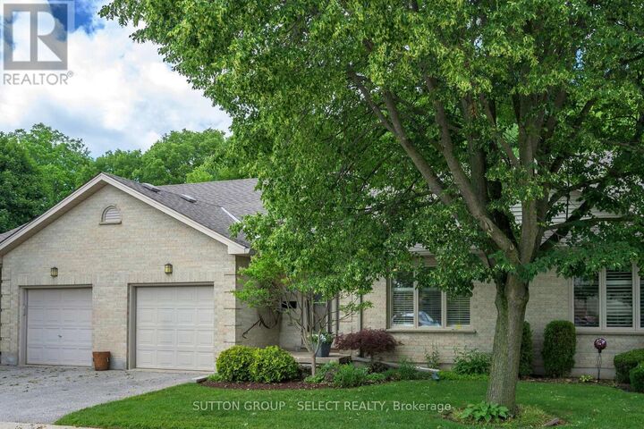 Property Photo:  99 Edgevalley Road 43  ON N5Y 5N1 