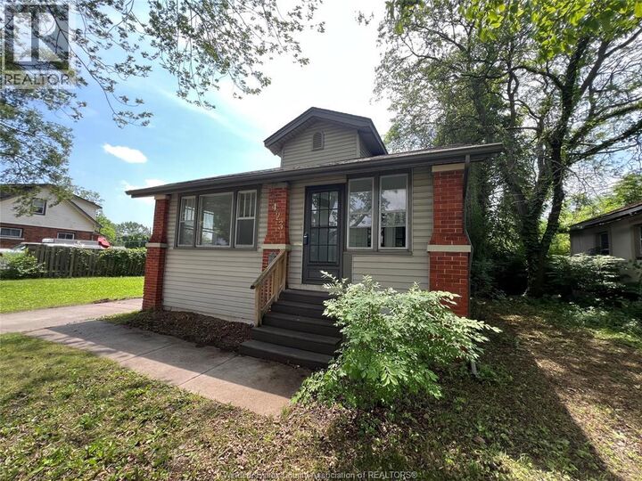 Property Photo: 2423 Princess Avenue ON N8T 1V2
