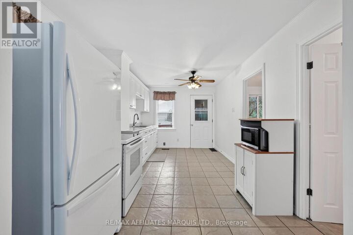 Property Photo: 331 Carleton Street ON K6H 4X6