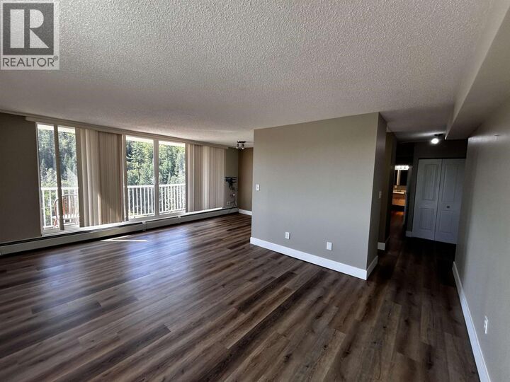 Property Photo: 1501 Queensway Street 908 BC V2L 1L5