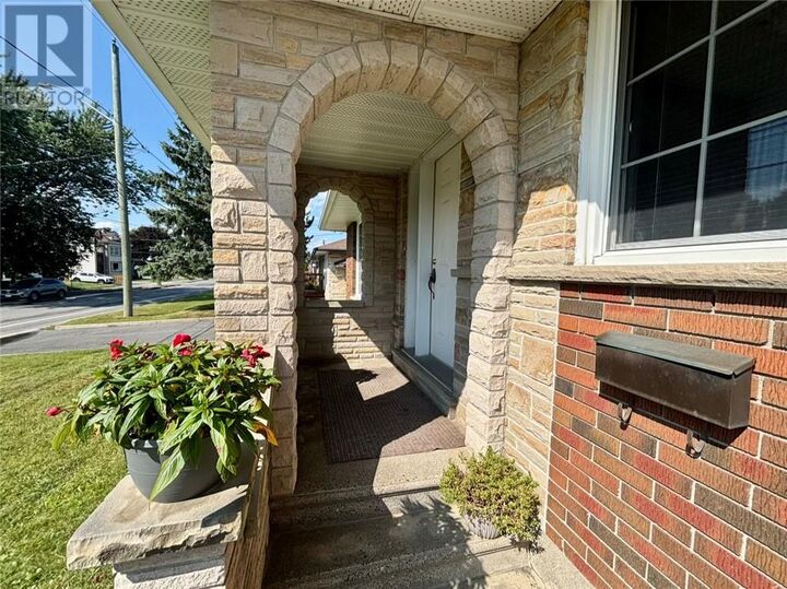 Property Photo:  868 Westmount Avenue  ON P3A 1C4 