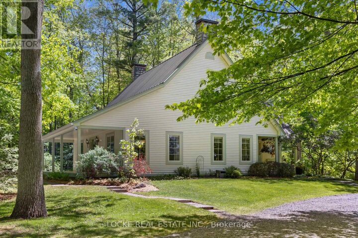 Property Photo: 2207 Pleasantview Court ON K4C 1H7