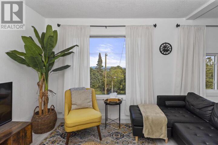 Property Photo:  92 Jean St  ON P7A 5E9 