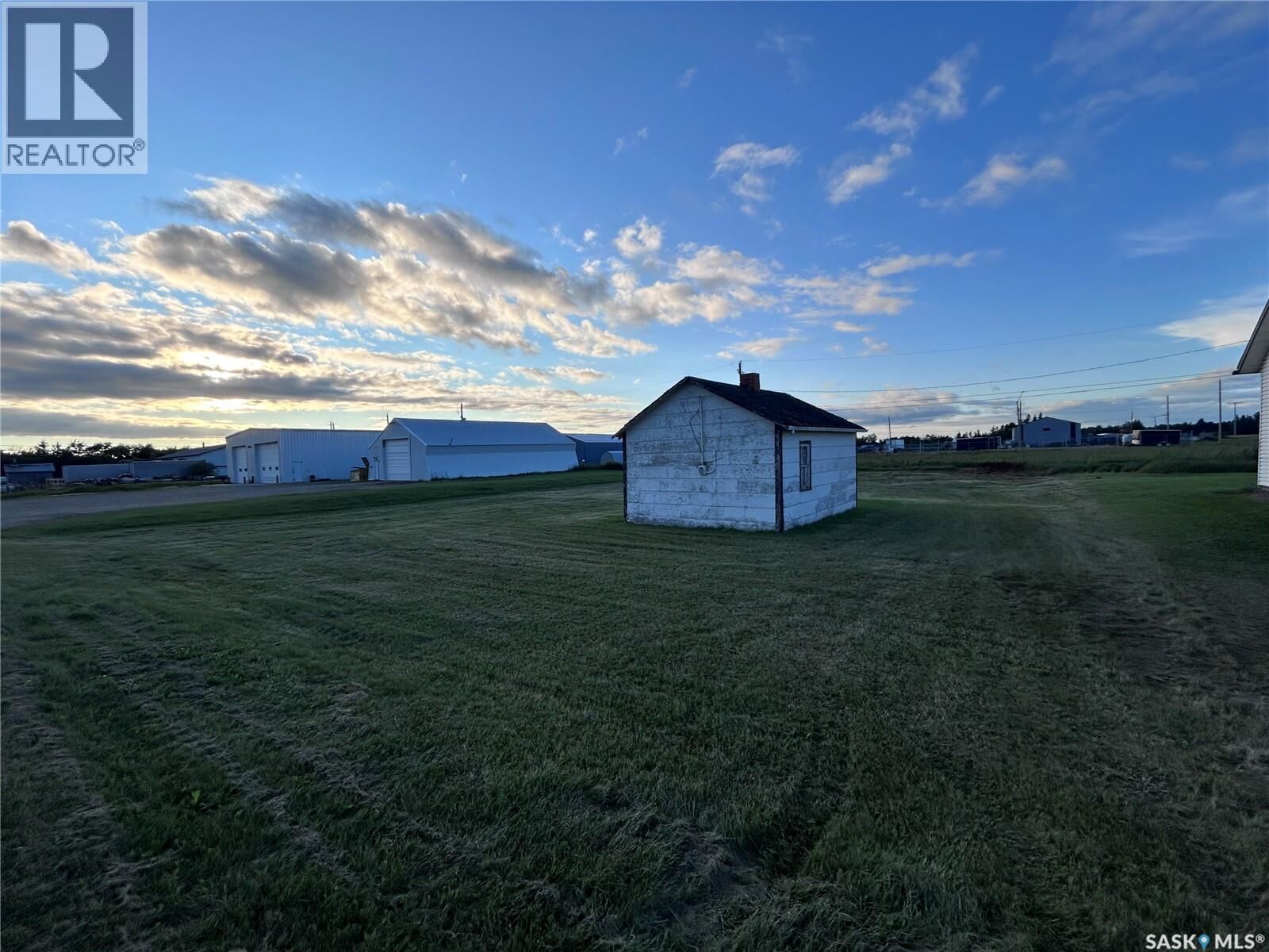 Property Photo: 506-510 Babington Avenue W SK S0E 1A0