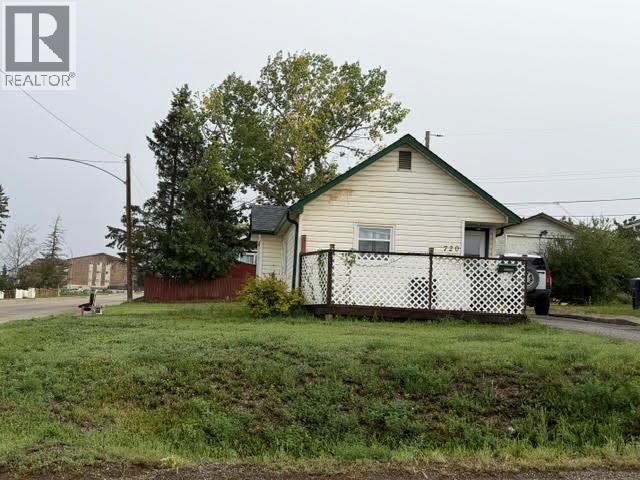 Property Photo:  720 98 Avenue  BC V1G 1S2 