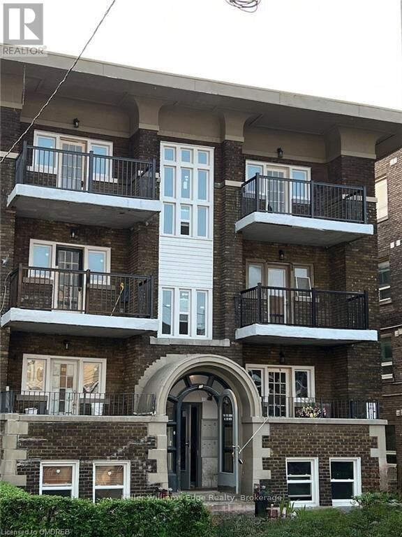 Property Photo:  8 Tisdale Street South 10  ON L8N 2V9 