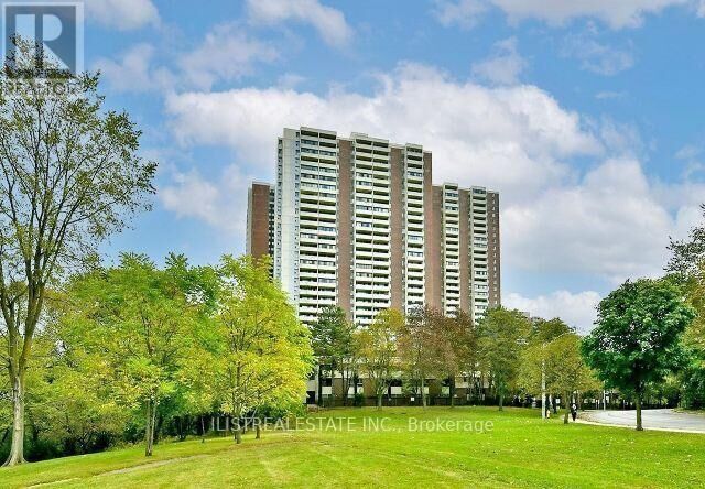 Property Photo: 5 Massey Square 407 ON M4C 5L6
