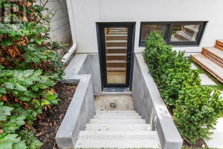 Property Photo:  431 Arlington Avenue Lower  ON M6C 3A4 