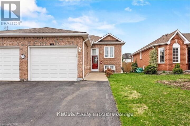 Property Photo:  11 Jackson Court West  ON L3C 7G2 