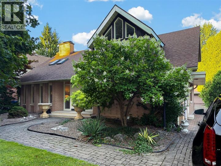 Property Photo:  301 Victoria Avenue  ON N7L 3B1 