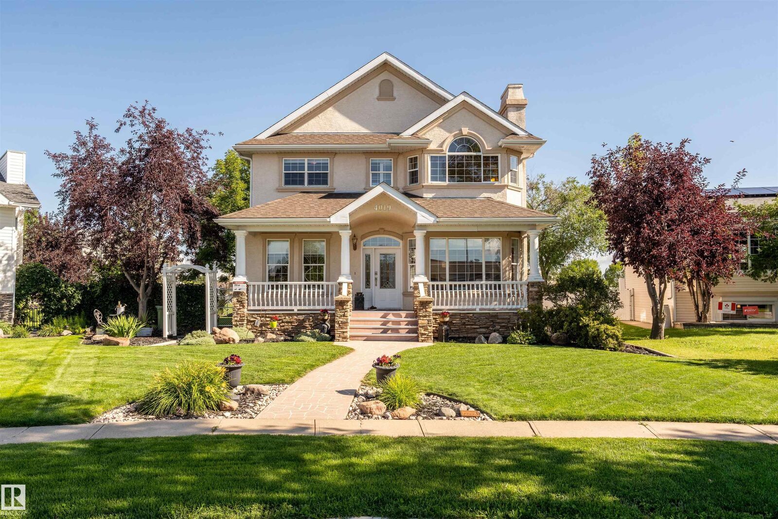 Property Photo: 4019 41 Avenue AB T9N 1T7