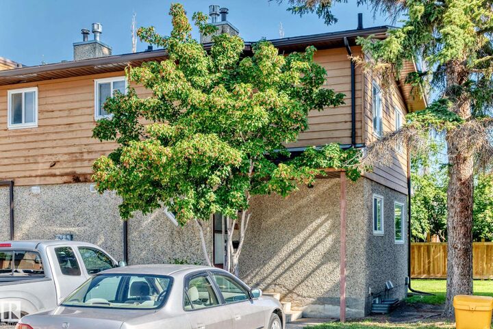 Property Photo:  3812 20 Avenue NW 22  AB T6L 4B2 