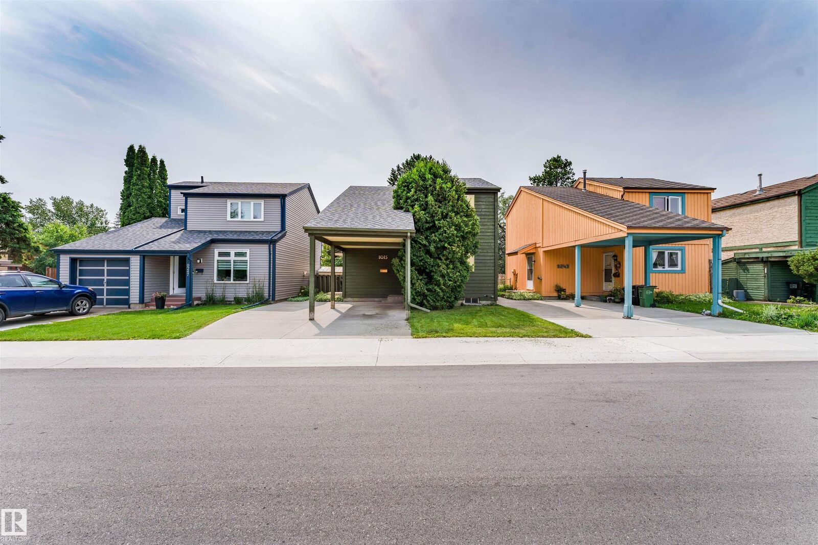 Property Photo:  9245 54 Street NW  AB T6B 2L3 