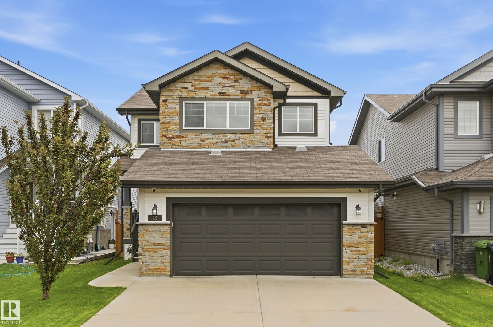 Property Photo: 49 Navajo Ln AB T8L 0K6