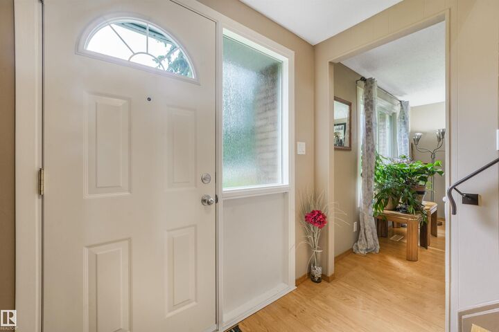 Property Photo: 267 Ridgewood Terrace AB T8N 0E9