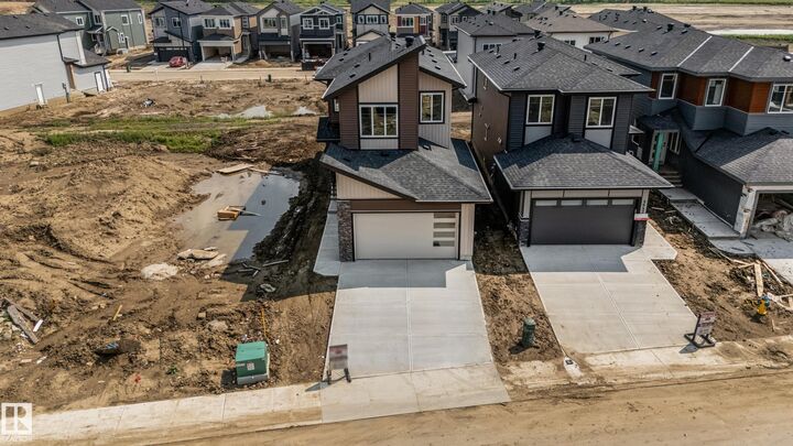 4643 17 Avenue SW — photo 1