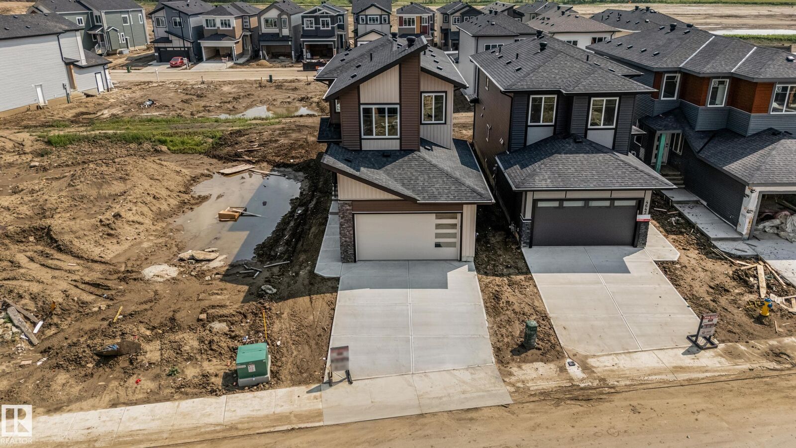 Property Photo: 4643 17 Avenue SW AB T6X 3N1
