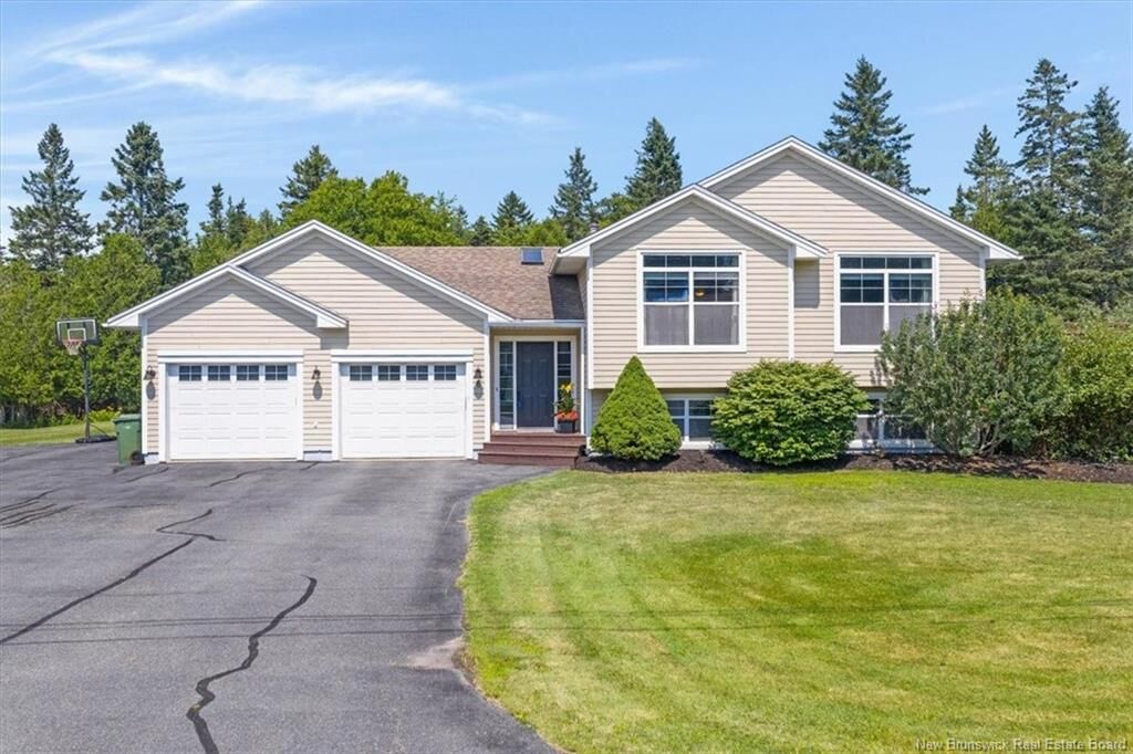 Property Photo: 6 Millhaven Drive NB E2G 0A2