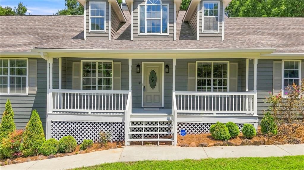 Property Photo:  320 McKenzie Drive  GA 30281 