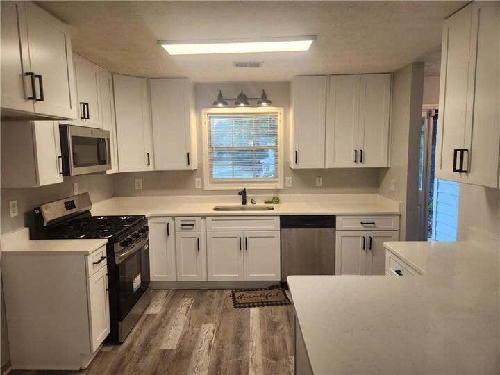 Property Photo: 482 Grove Hill Drive GA 30281