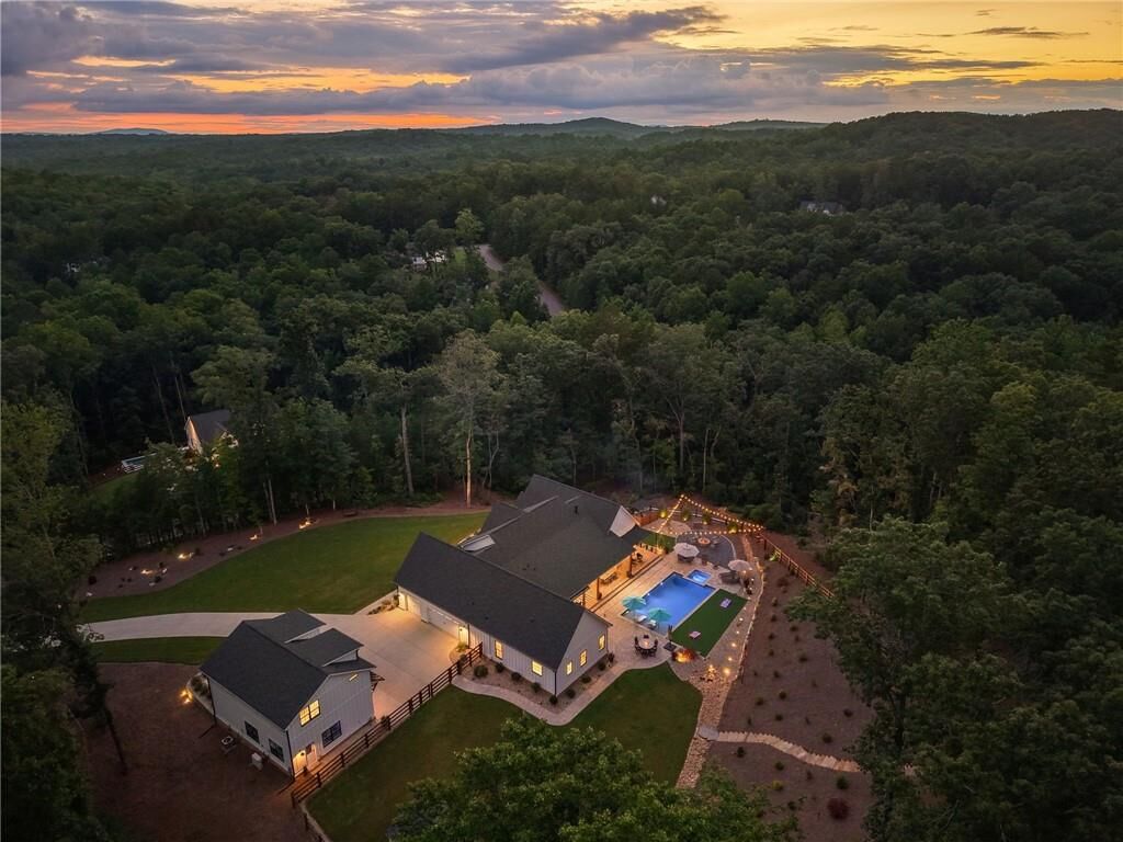 Property Photo:  145 London Road  GA 30107 
