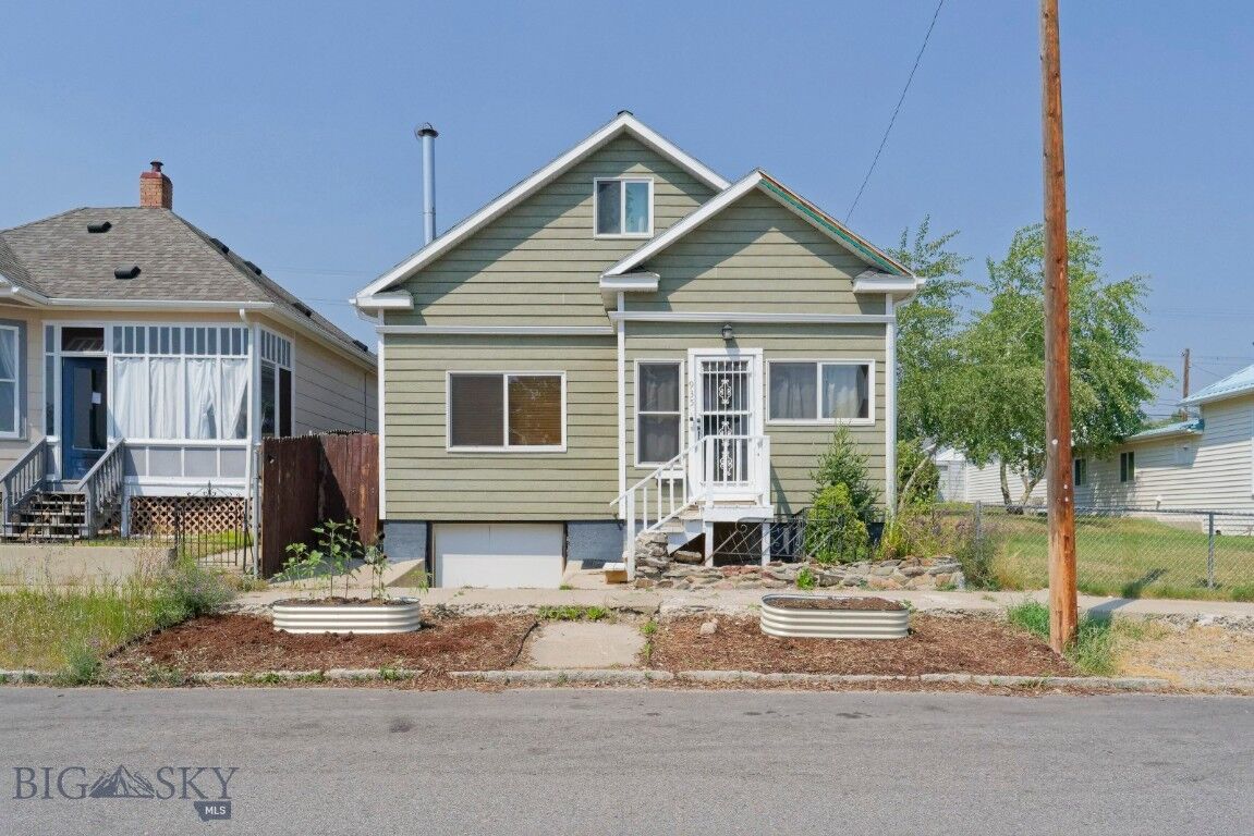 Property Photo:  935 Hornet Street  MT 59701 