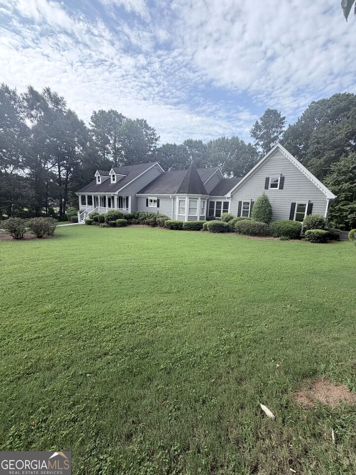 Property Photo: 2820 Bay Ridge Drive GA 30052