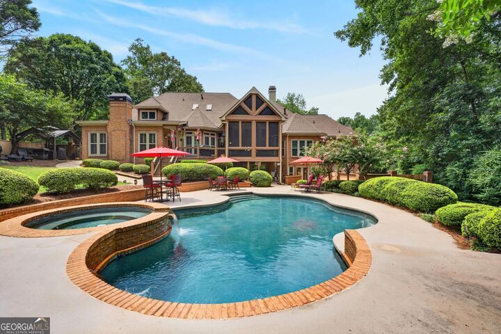 Property Photo:  555 Twinflower Court  GA 30075 