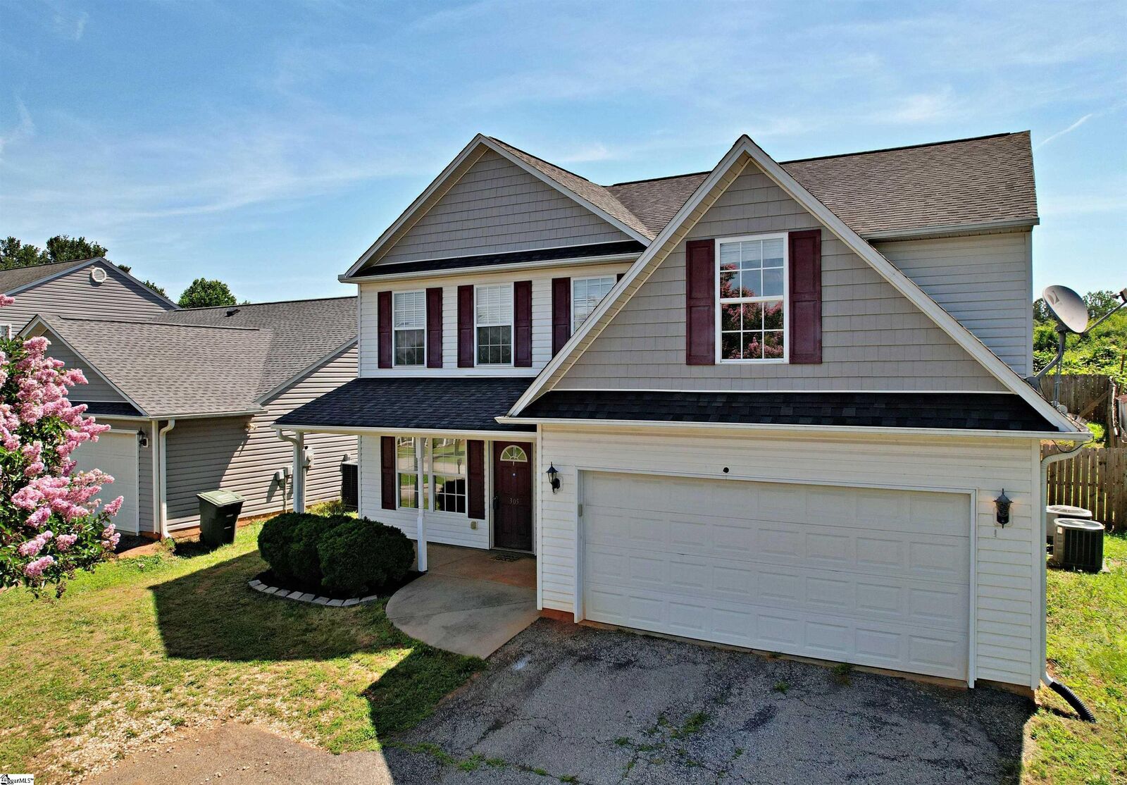 Property Photo: 305 N Chestnut Street SC 29678