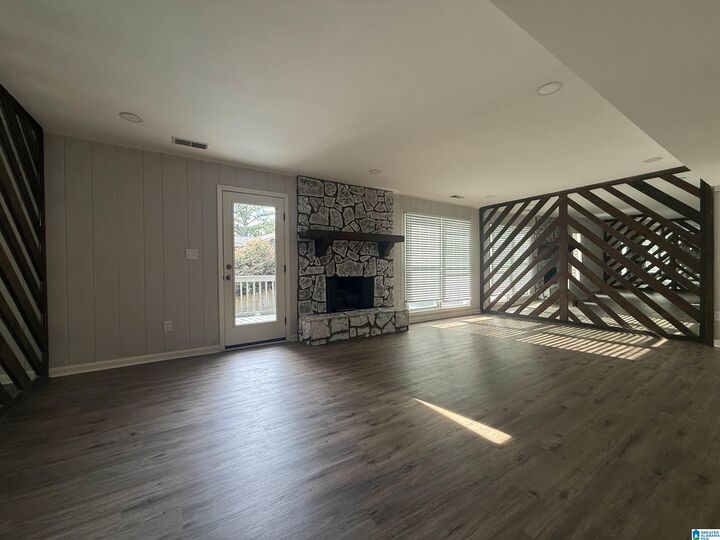 Property Photo:  709 Cahaba Manor Drive  AL 35124 