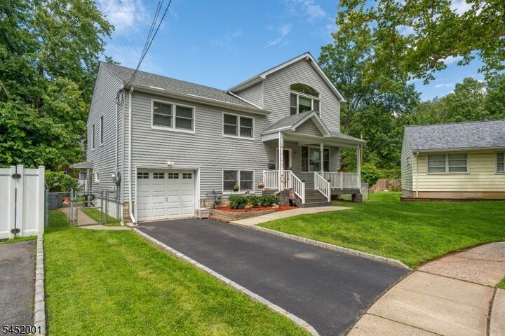 Property Photo:  2416 Hulick Pl  NJ 07065 