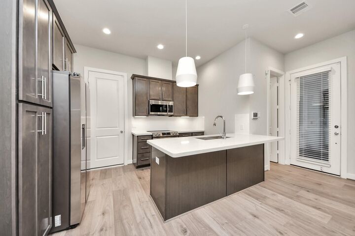 Property Photo: 2319 Silva Park Lane TX 77091
