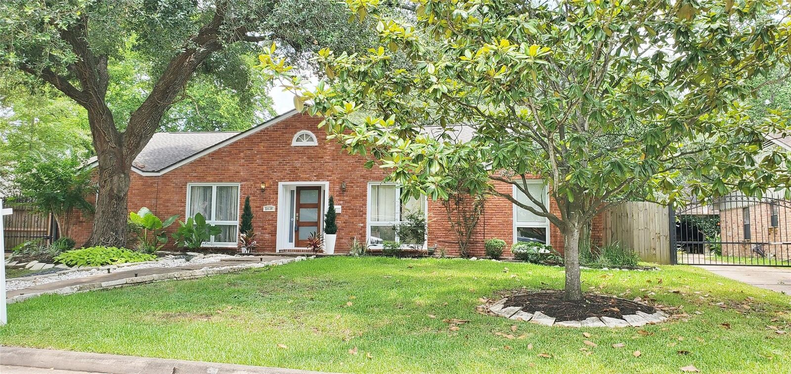 Property Photo:  5630 Edith Street  TX 77081 