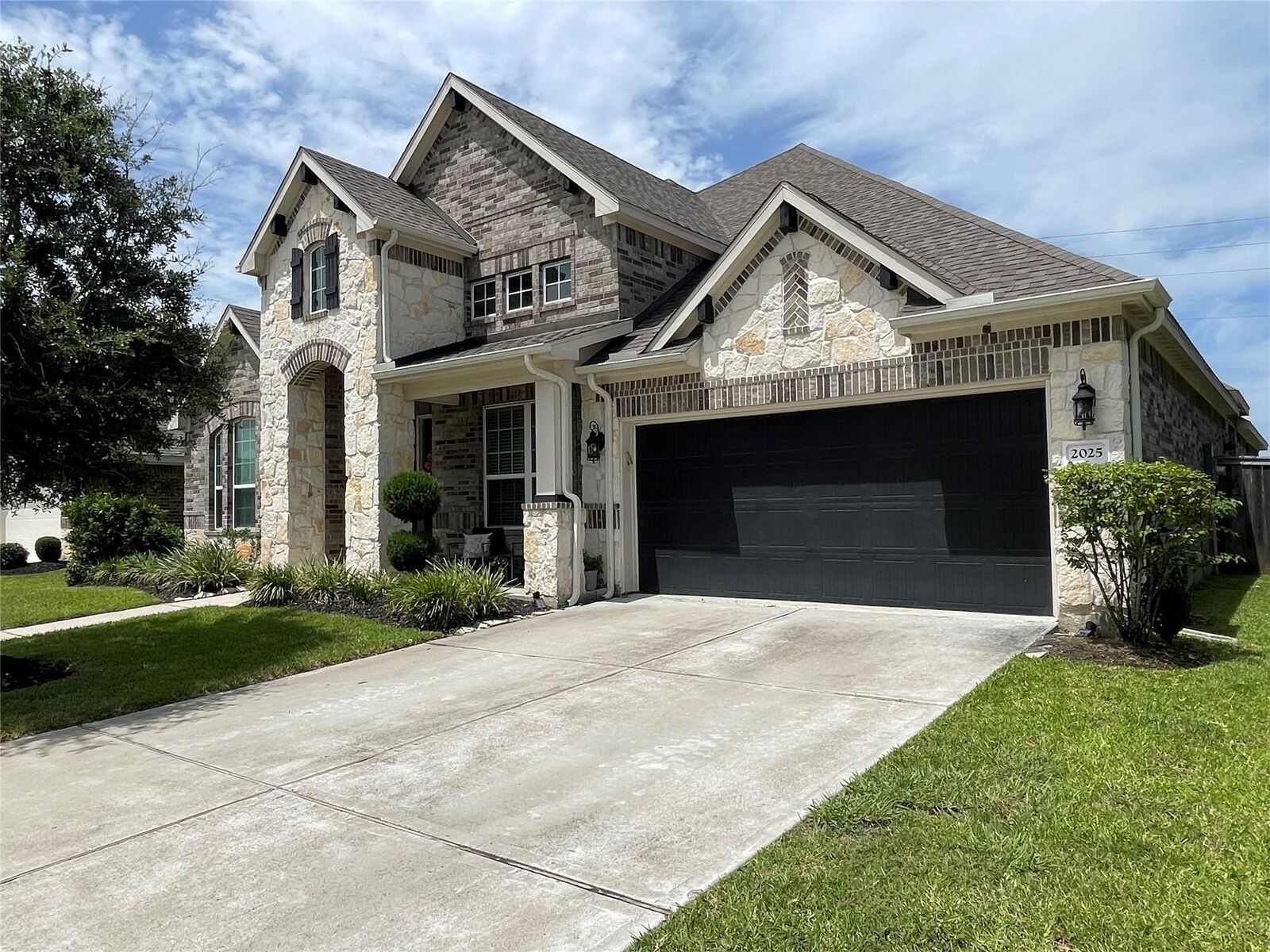 Property Photo:  2025 Clearwater Grove Lane  TX 77089 