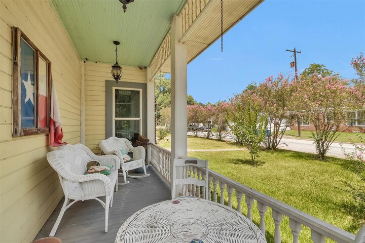 Property Photo: 1017 Water Street TX 77868