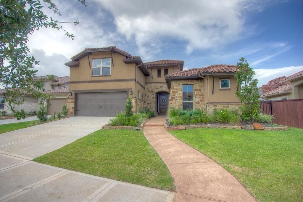Property Photo: 63 Silent Circle Drive TX 77498