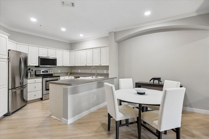 Property Photo: 2100 Welch Street C121 TX 77019