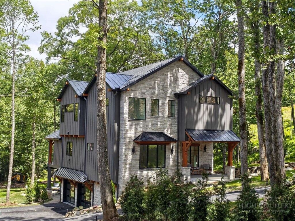 Property Photo:  475 State View Road  NC 28607 