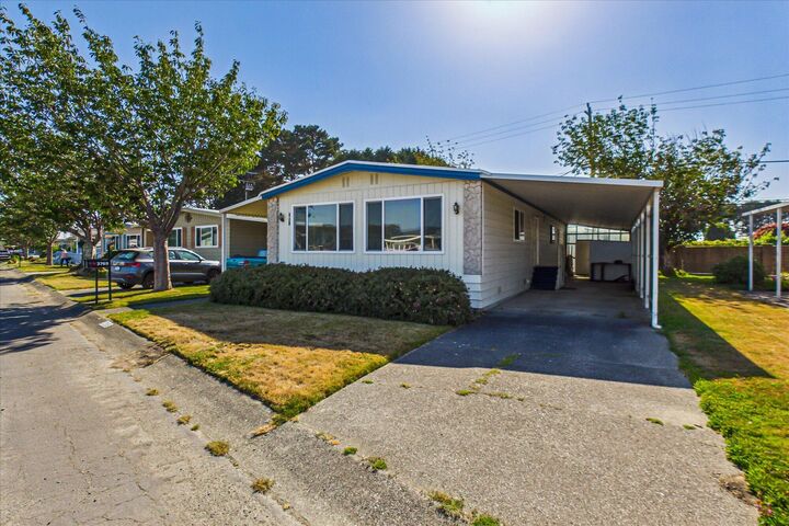 Property Photo: 3769 Chestnut Way 7 CA 95521