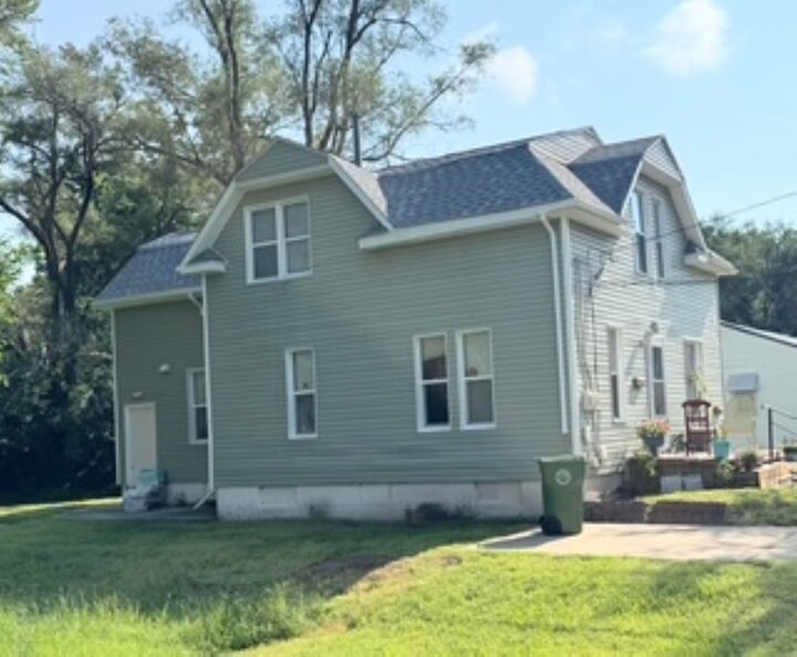 Property Photo: 425 &Amp 425 1/2 Webster Street IA 50703