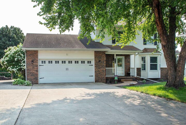 Property Photo: 210 Country Heights Drive IA 50674