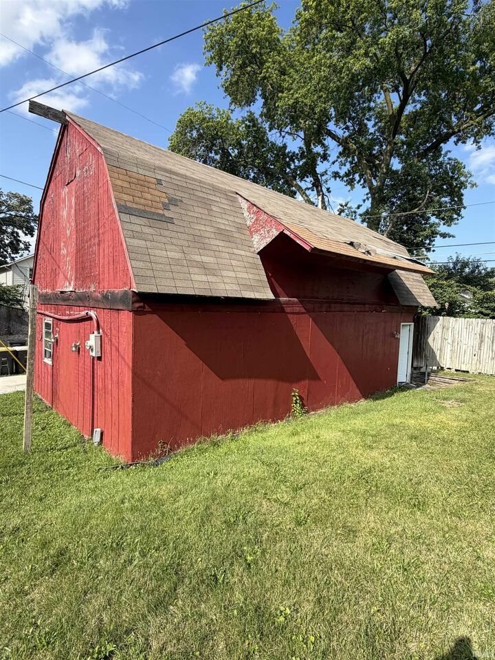 Property Photo: 1415 Lynn Avenue IN 46805