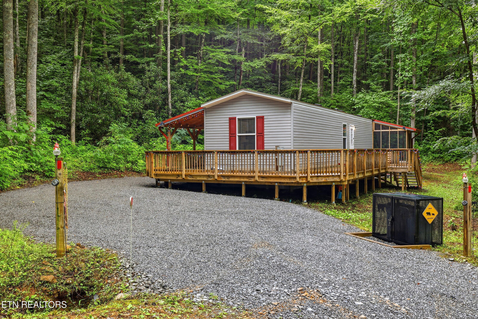 Property Photo: 1007 Old Cades Cove Rd TN 37882