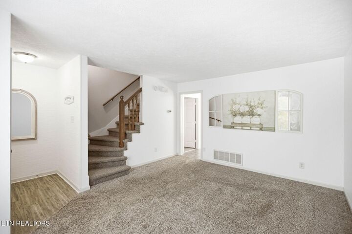 Property Photo: 4031 NW Heather Court Ave Court TN 37919