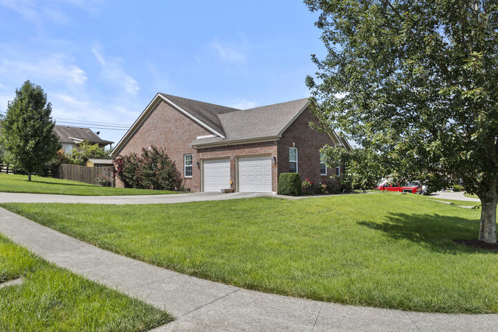 Property Photo: 301 Squires Way KY 40356