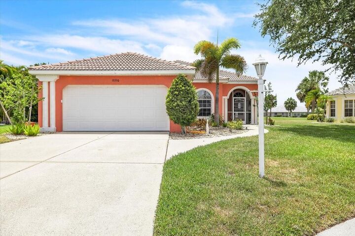 Property Photo:  10316 Arrowhead Drive  FL 33955 